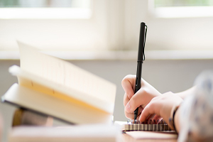 首都經(jīng)濟(jì)貿(mào)易大學(xué)在職研究生